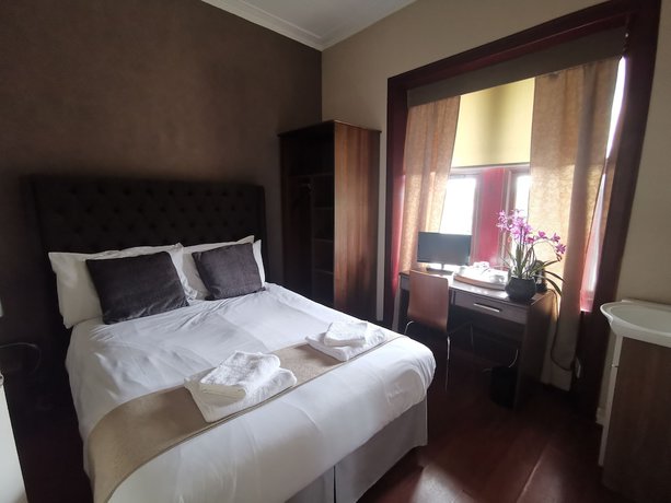 Imagen de la habitación del Hotel Fullarton Park. Foto 19