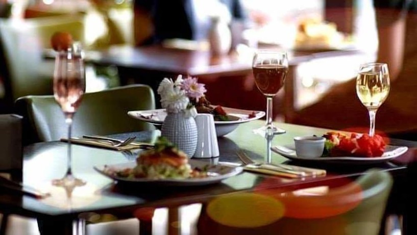 Imagen del bar/restaurante del Hotel Fullarton Park. Foto 2