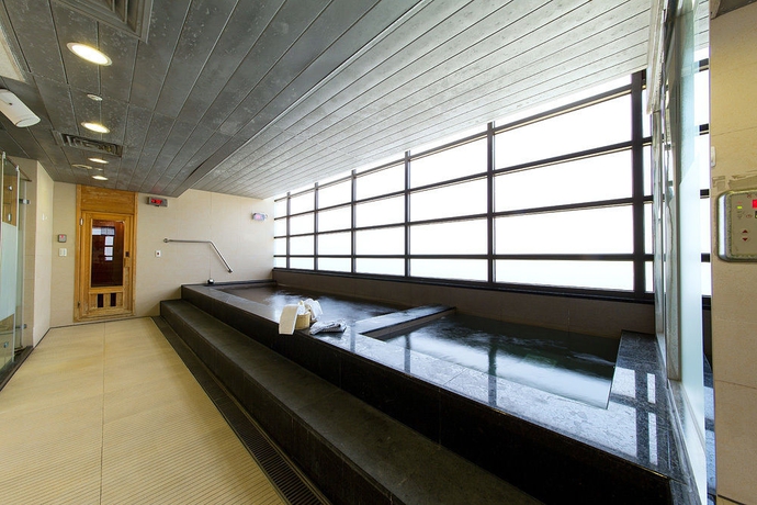 Imagen de la piscina del Hotel Fullon Taipei Central. Foto 13