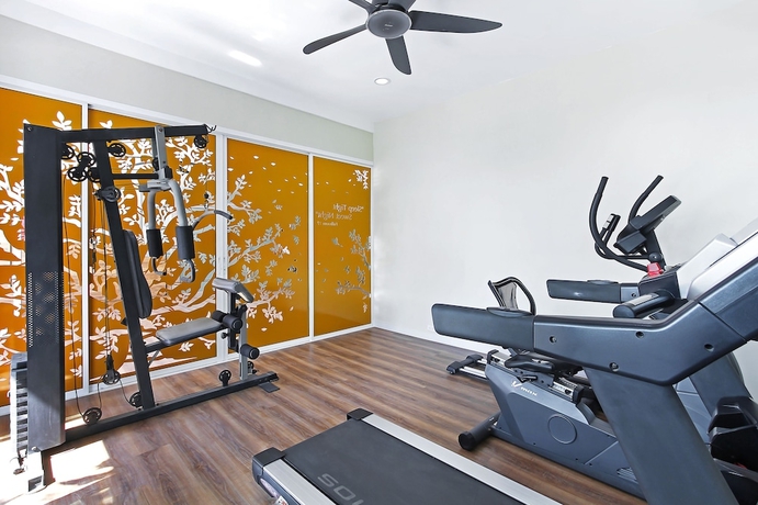 Imagen de los interiores del Hotel Fullroom 77 Srinakarin. Foto 16