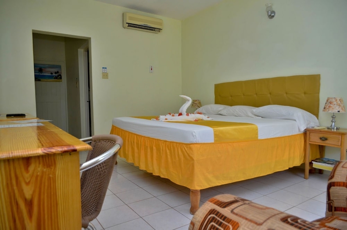 Imagen de la habitación del Hotel Fun Holiday Beach Resort. Foto 13