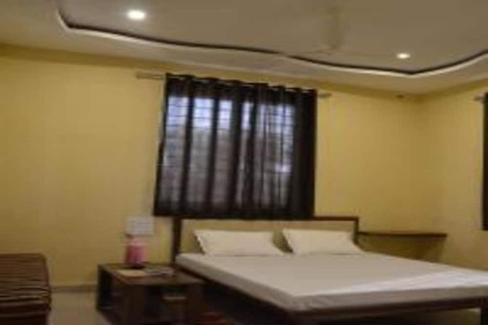 Imagen de la habitación del Hotel Fun N Food. Foto 15