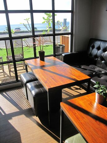 Imagen de los interiores del Hotel Fun Space Inn. Foto 19