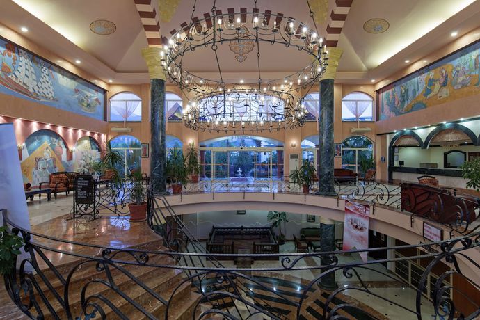 Imagen de los interiores del Hotel Fun Sun Smart Sultans Beach. Foto 8