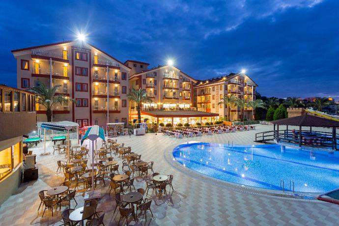 Imagen de la piscina del Hotel Fun & Sun Smart Hane Sun. Foto 13