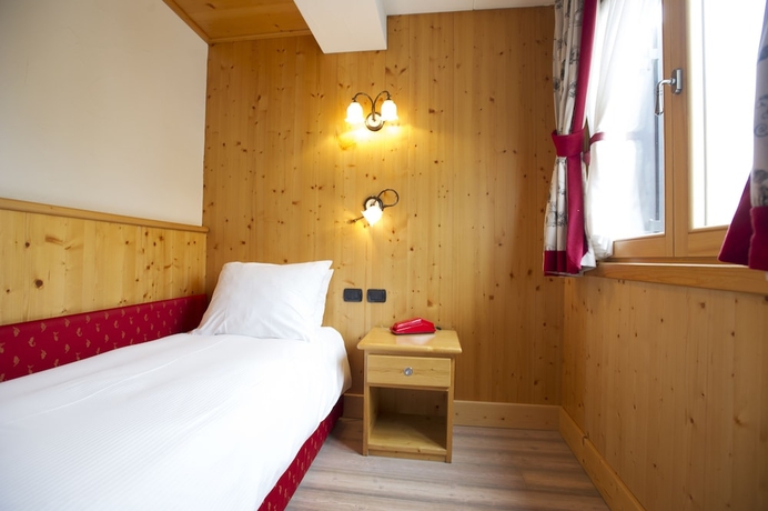 Imagen de la habitación del Hotel Funivia, Bormio. Foto 11