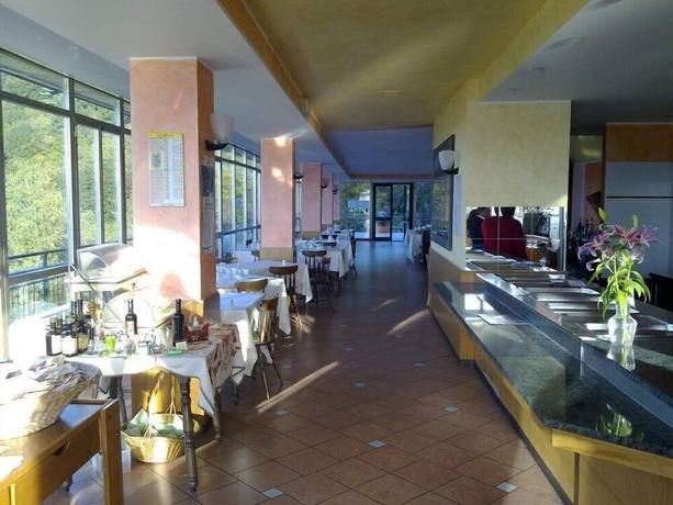Imagen del bar/restaurante del Hotel Funivia, Laveno-Mombello. Foto 3