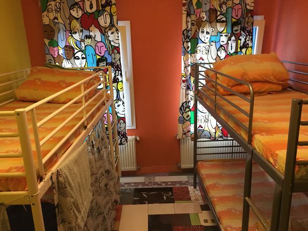 Imagen de la habitación del Hotel Funky Mamaliga Hostel. Foto 13
