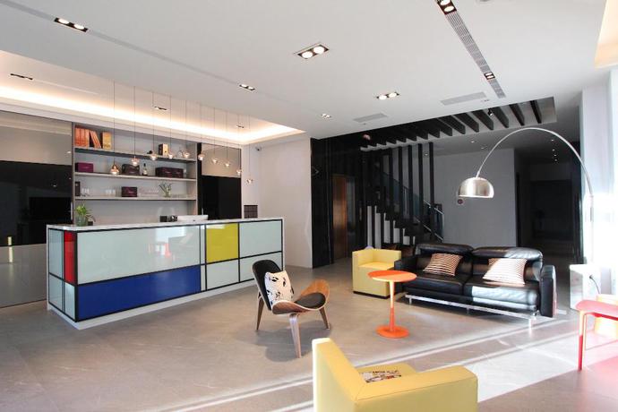 Imagen de los interiores del Hotel Funson Hotel. Foto 4