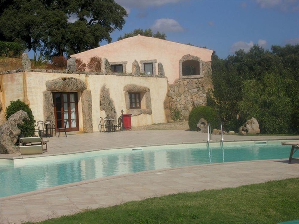 Imagen general del Hotel Funtana Abbas. Foto 13