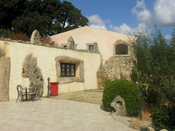 Imagen general del Hotel Funtana Abbas. Foto 16