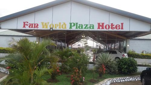 Imagen de la habitación del Hotel Funworld Plaza. Foto 6