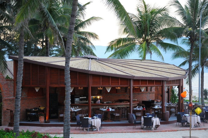 Imagen del bar/restaurante del Hotel Furama Resort Danang. Foto 3