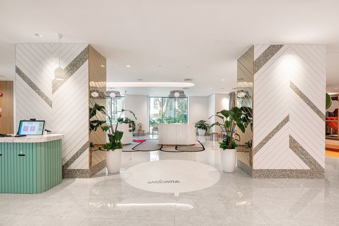 Imagen de los interiores del Hotel Furama Riverfront. Foto 11