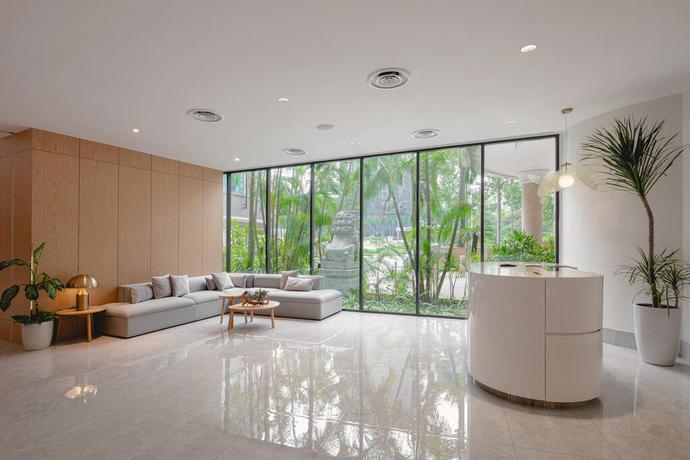 Imagen de los interiores del Hotel Furama Riverfront. Foto 14