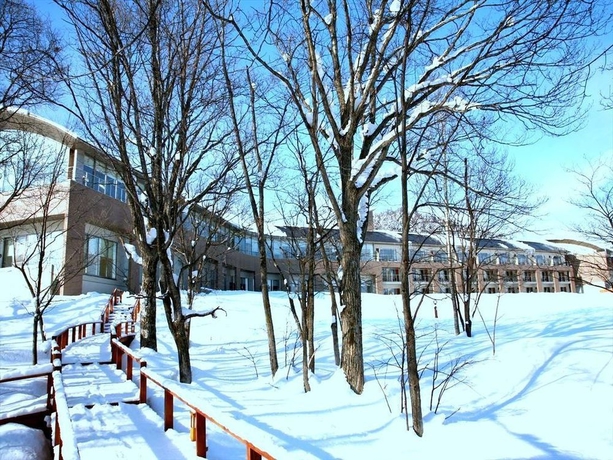Imagen de los exteriores del Hotel Furano. Foto 6