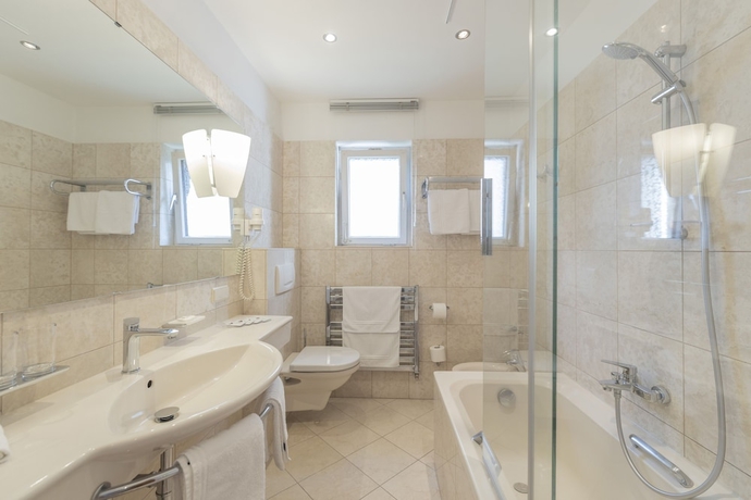 Imagen de la habitación del Hotel Furian. Foto 18