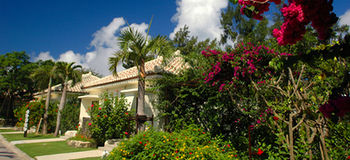 Imagen de los interiores del Hotel Fusaki Beach Resort and Villas. Foto 16