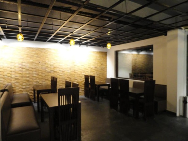 Imagen del bar/restaurante del Hotel Fusion Lansdowne. Foto 15