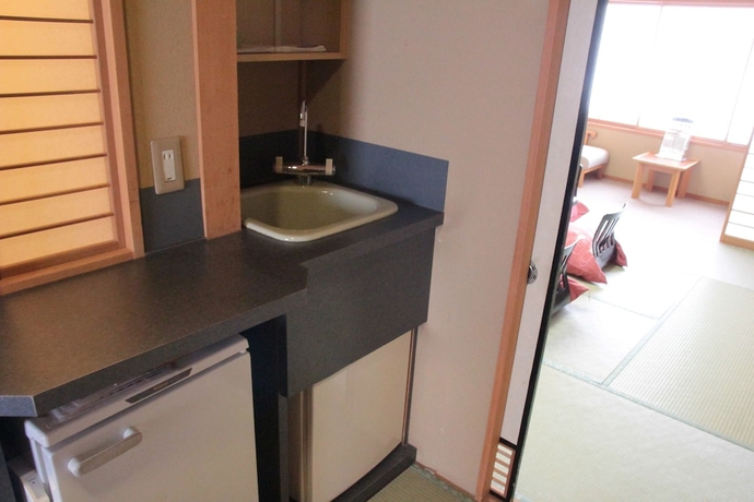 Imagen de la habitación del Hotel Futaba. Foto 11