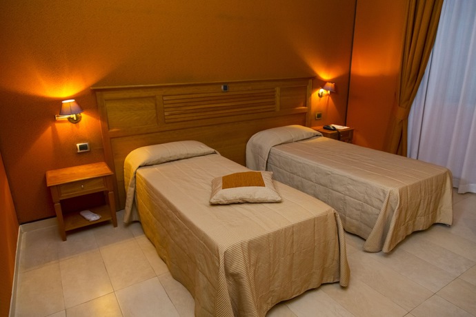 Imagen de la habitación del Hotel Futura Centro Congressi. Foto 7