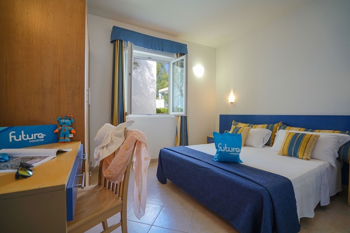 Imagen de la habitación del Hotel Futura Club Torre Rinalda. Foto 4