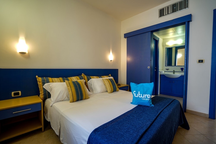 Imagen de la habitación del Hotel Futura Club Torre Rinalda. Foto 5