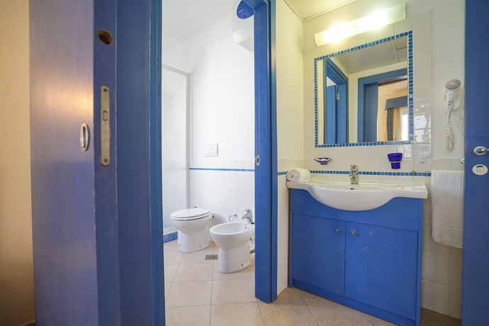 Imagen de la habitación del Hotel Futura Club Torre Rinalda. Foto 7