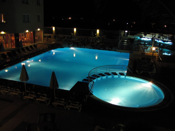 Imagen de la piscina del Hotel Futura, Creta. Foto 13