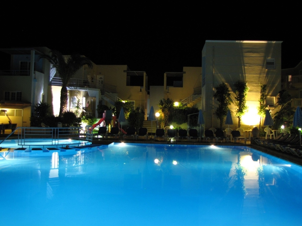 Imagen de la piscina del Hotel Futura, Creta. Foto 16
