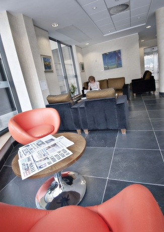 Imagen de los interiores del Hotel Future Inn Bristol. Foto 16