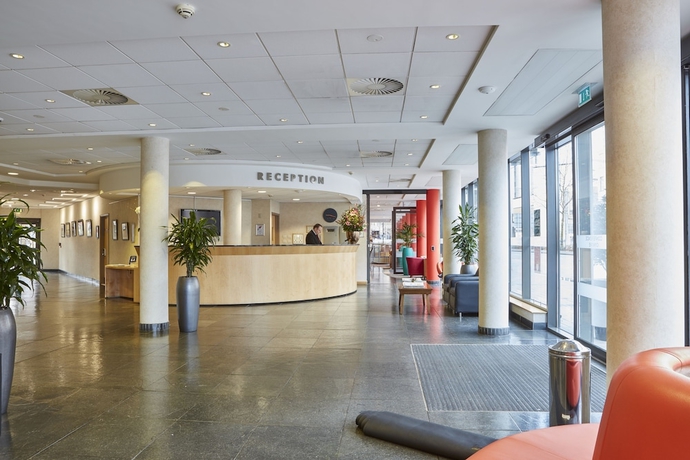 Imagen de los interiores del Hotel Future Inn Bristol. Foto 19