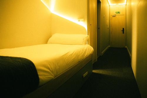 Imagen de la habitación del Hotel Futurotel Sevilla. Foto 14