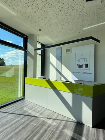 Imagen de los interiores del Hotel F&uuml;nf10. Foto 16