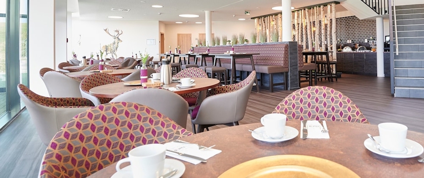 Imagen del bar/restaurante del Hotel F&uuml;nf10. Foto 3