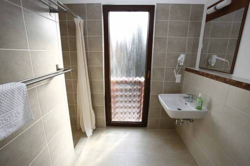 Imagen general del Hotel F&uuml;rjes Villa. Foto 16