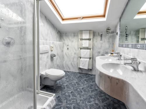 Imagen de la habitación del Hotel F&uuml;rstenhof, Merano. Foto 3