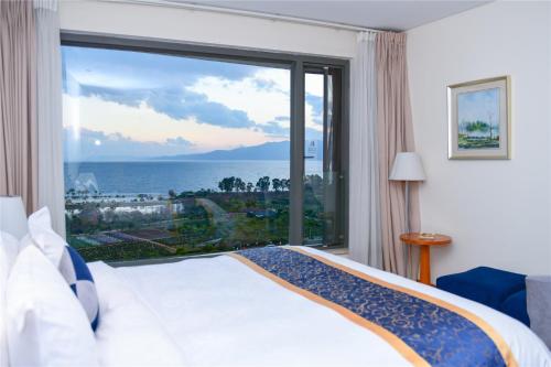 Imagen general del Hotel Fuxian Lake Junlin Holiday. Foto 3