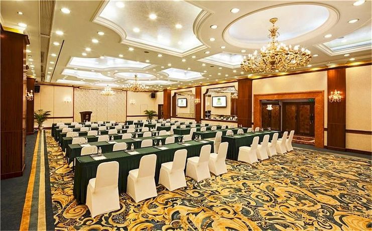 Imagen de los interiores del Hotel Fuzhou Lakeside. Foto 7