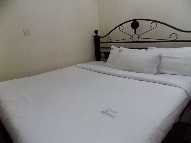 Imagen de la habitación del Hotel G One. Foto 14
