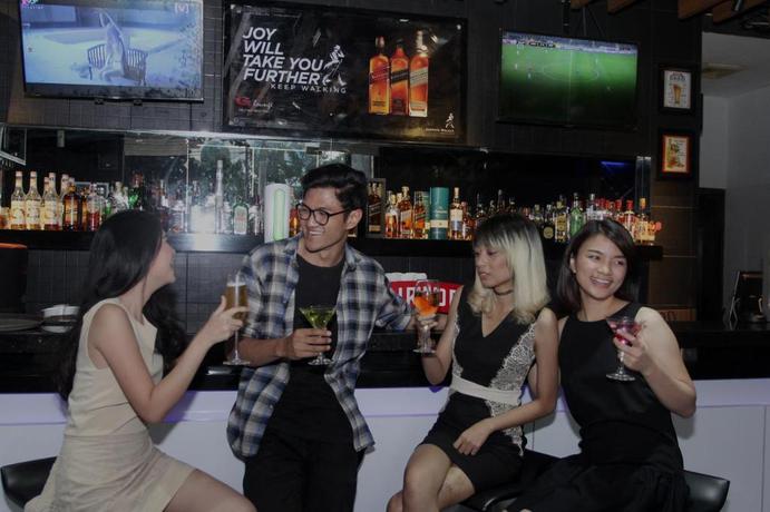 Imagen del bar/restaurante del Hotel G Suites By Amithya. Foto 3