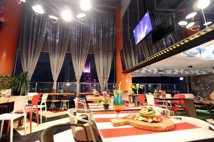 Imagen del bar/restaurante del Hotel G Suites By Amithya. Foto 4