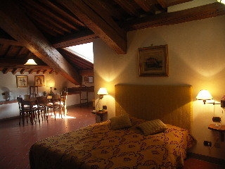 Imagen de la habitación del Hotel GALIGAI TOWERS. Foto 2
