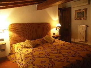 Imagen de la habitación del Hotel GALIGAI TOWERS. Foto 3