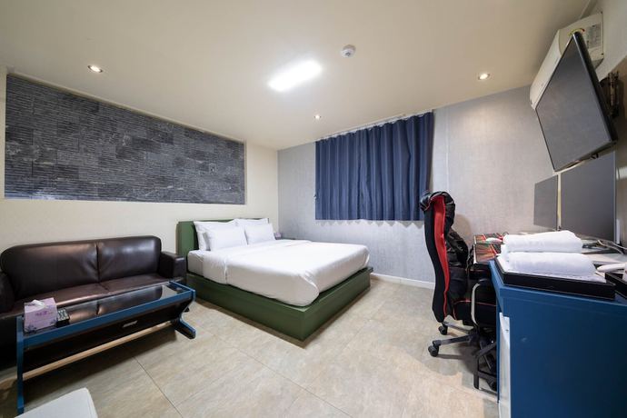 Imagen de la habitación del Hotel GALLERIA HOTEL. Foto 4