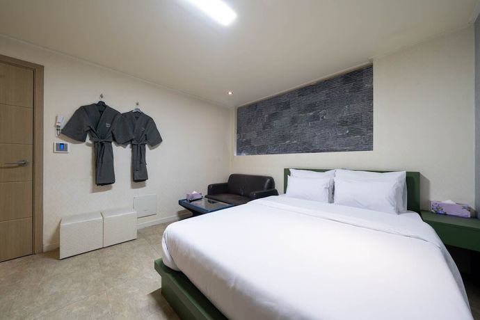 Imagen de la habitación del Hotel GALLERIA HOTEL. Foto 5