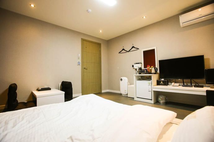 Imagen de la habitación del Hotel GALLERIA HOTEL. Foto 7