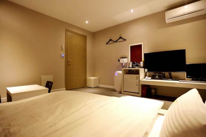 Imagen de la habitación del Hotel GALLERIA HOTEL. Foto 8