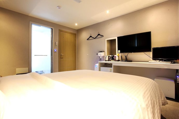 Imagen de la habitación del Hotel GALLERIA HOTEL. Foto 11