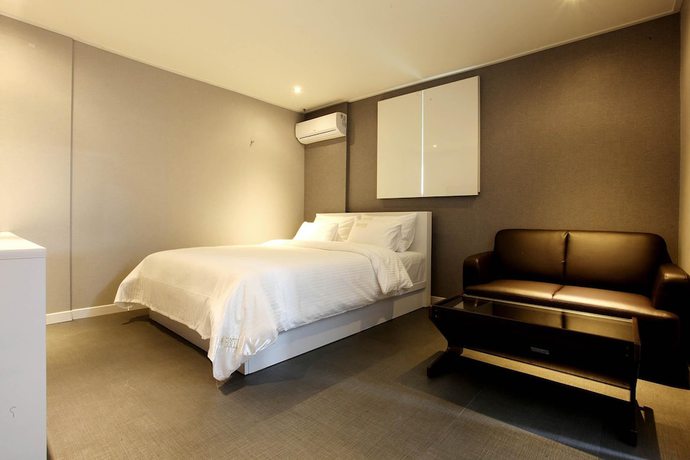 Imagen de la habitación del Hotel GALLERIA HOTEL. Foto 15